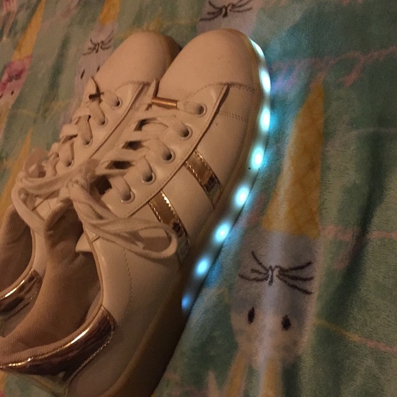 Light up shoes - Picture 4 of 6